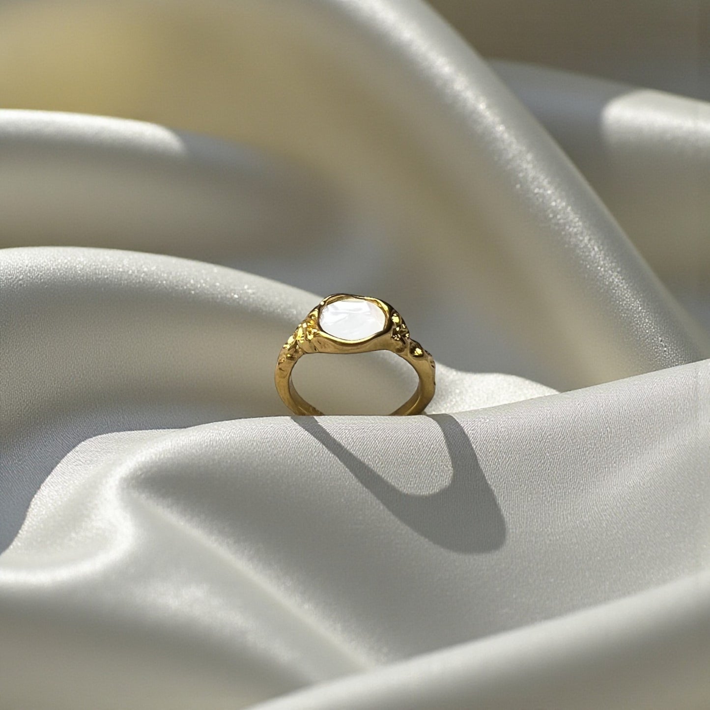 Luster Ring