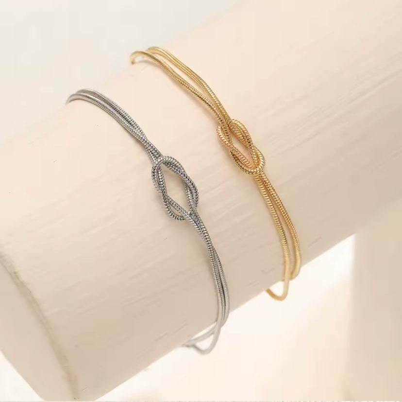 Infinity Knot