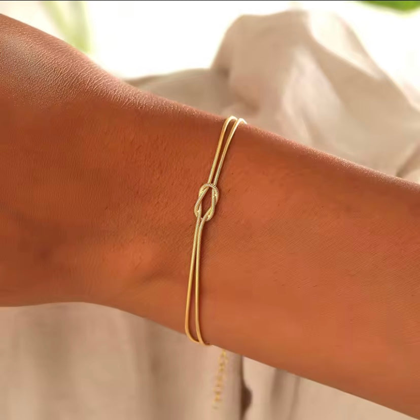 Infinity Knot
