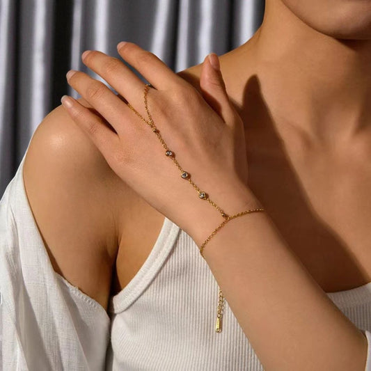 Ora's Hand Chain