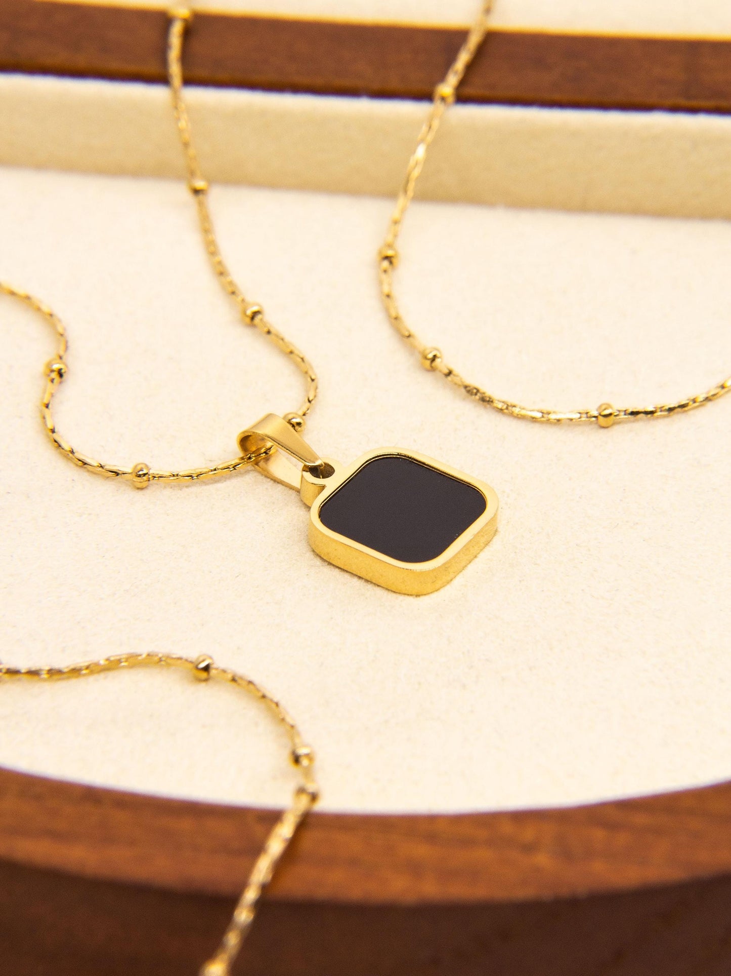 Eterna Charm