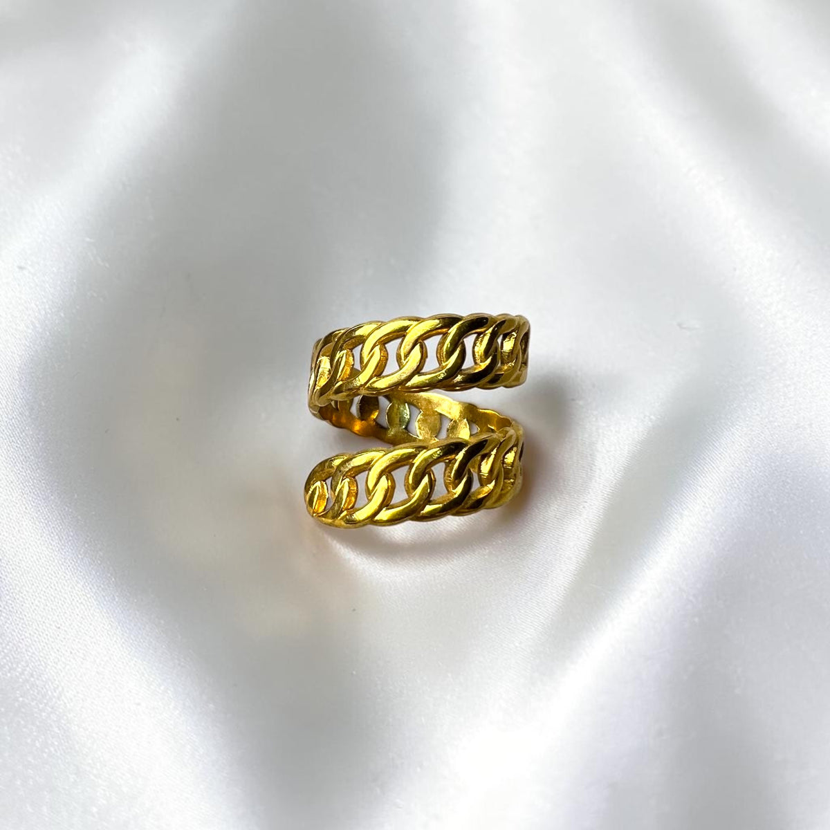 Aveline Ring
