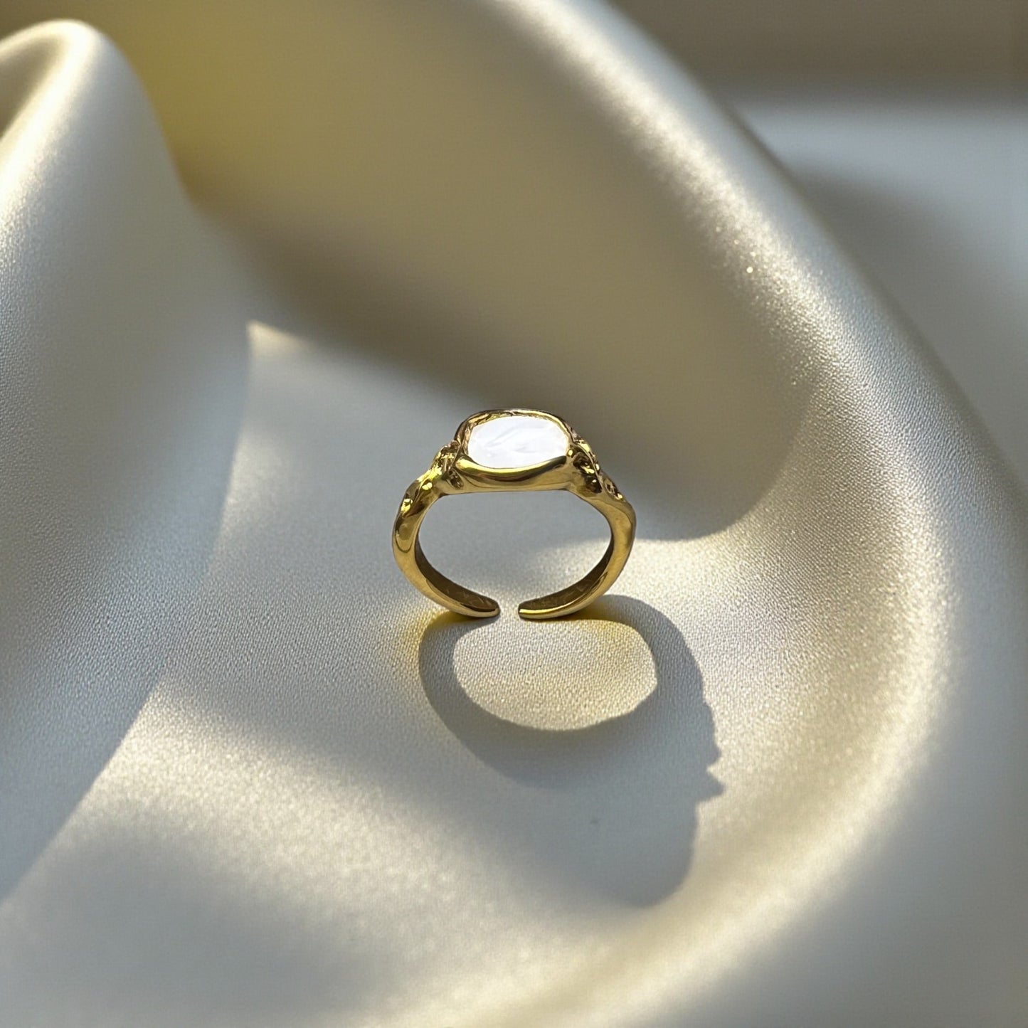 Luster Ring