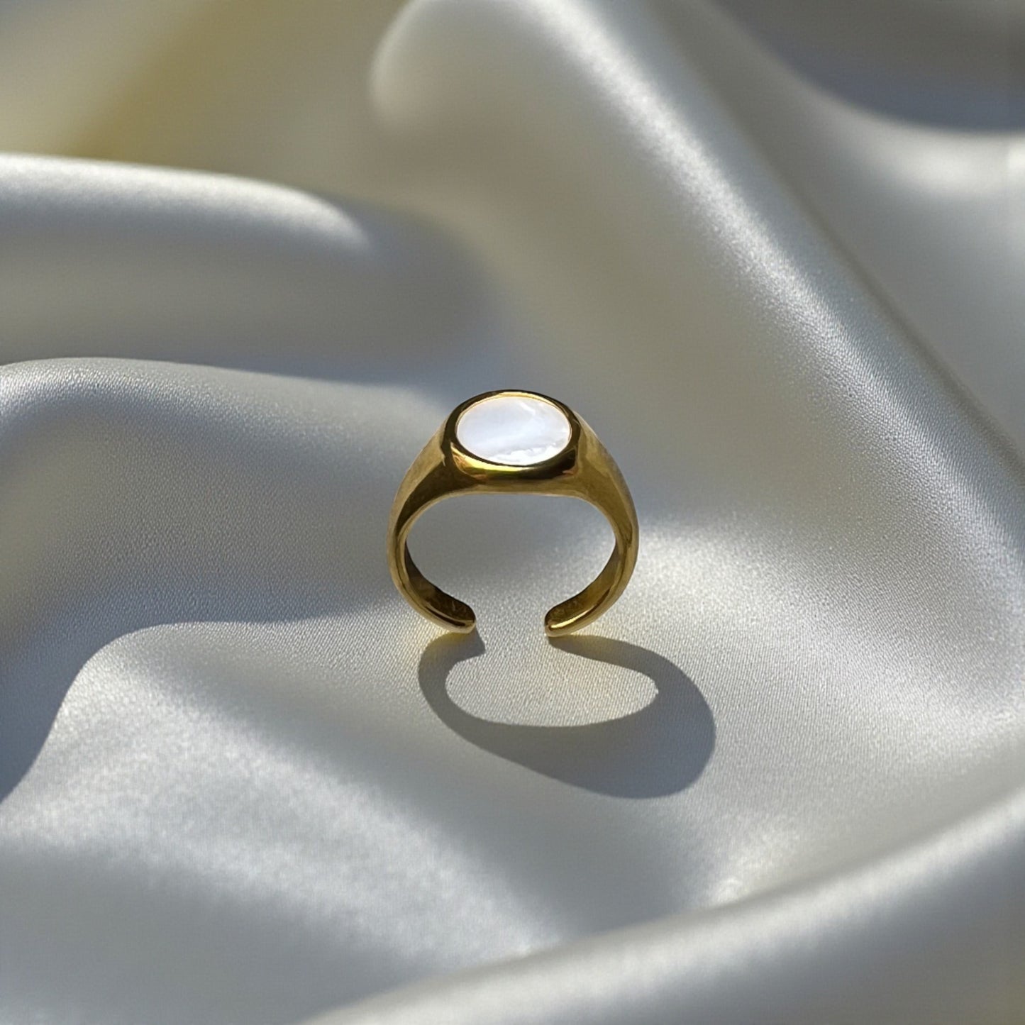 Solenne Ring