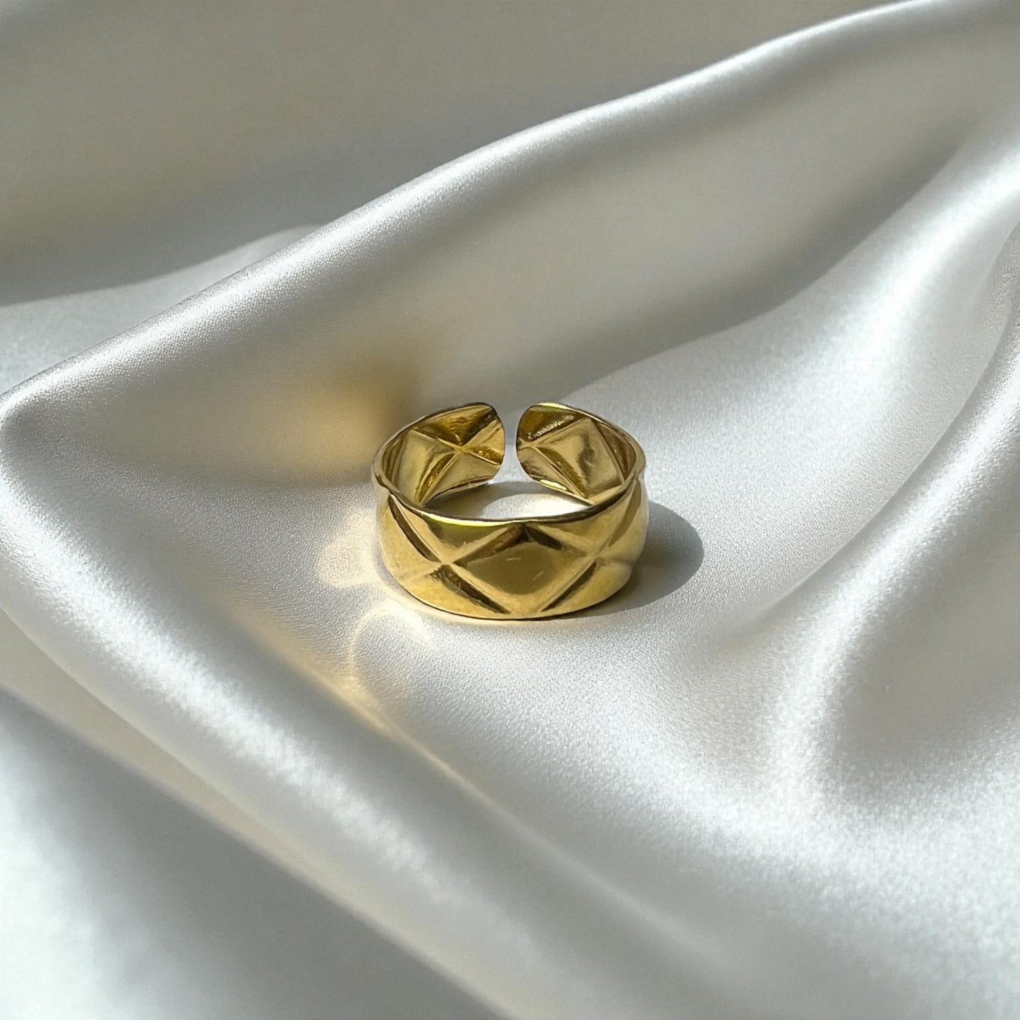 Lumira Ring