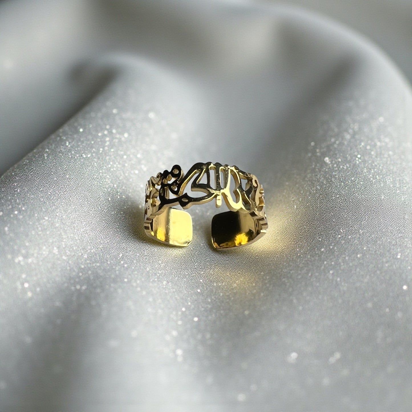 Forever Ring (لقد جمعنا الحب فمن يفرقنا)